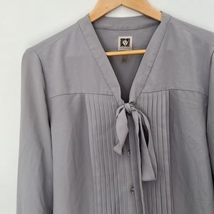 Anne Klein Button Up Tie Neck Blouse EUC 14
